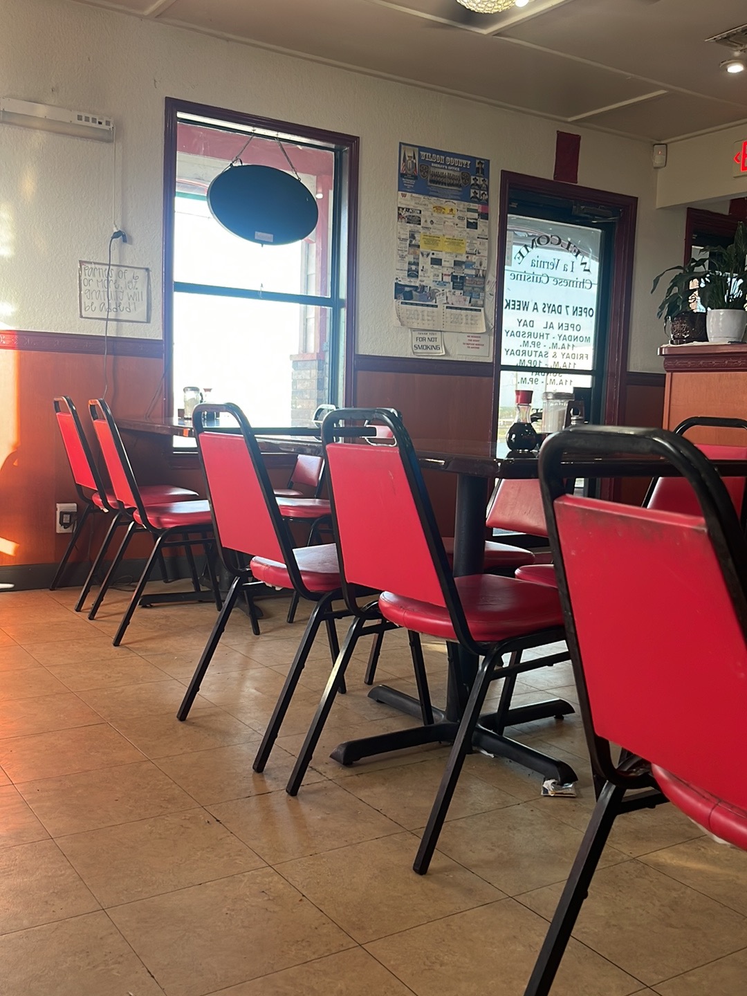 Cozy dining room at La Vernia Chinese Cuisine